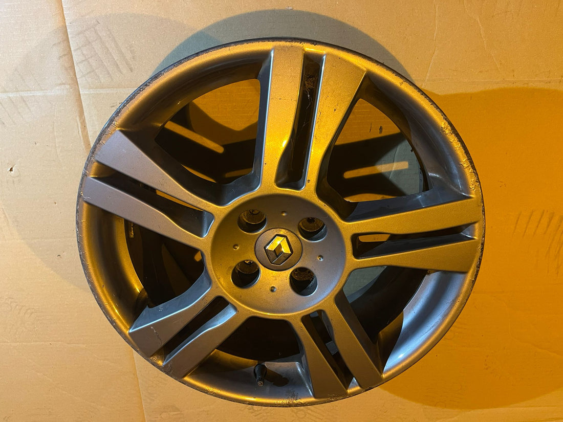 Genuine Renault Twingo 2RS alloy wheel *USED*
