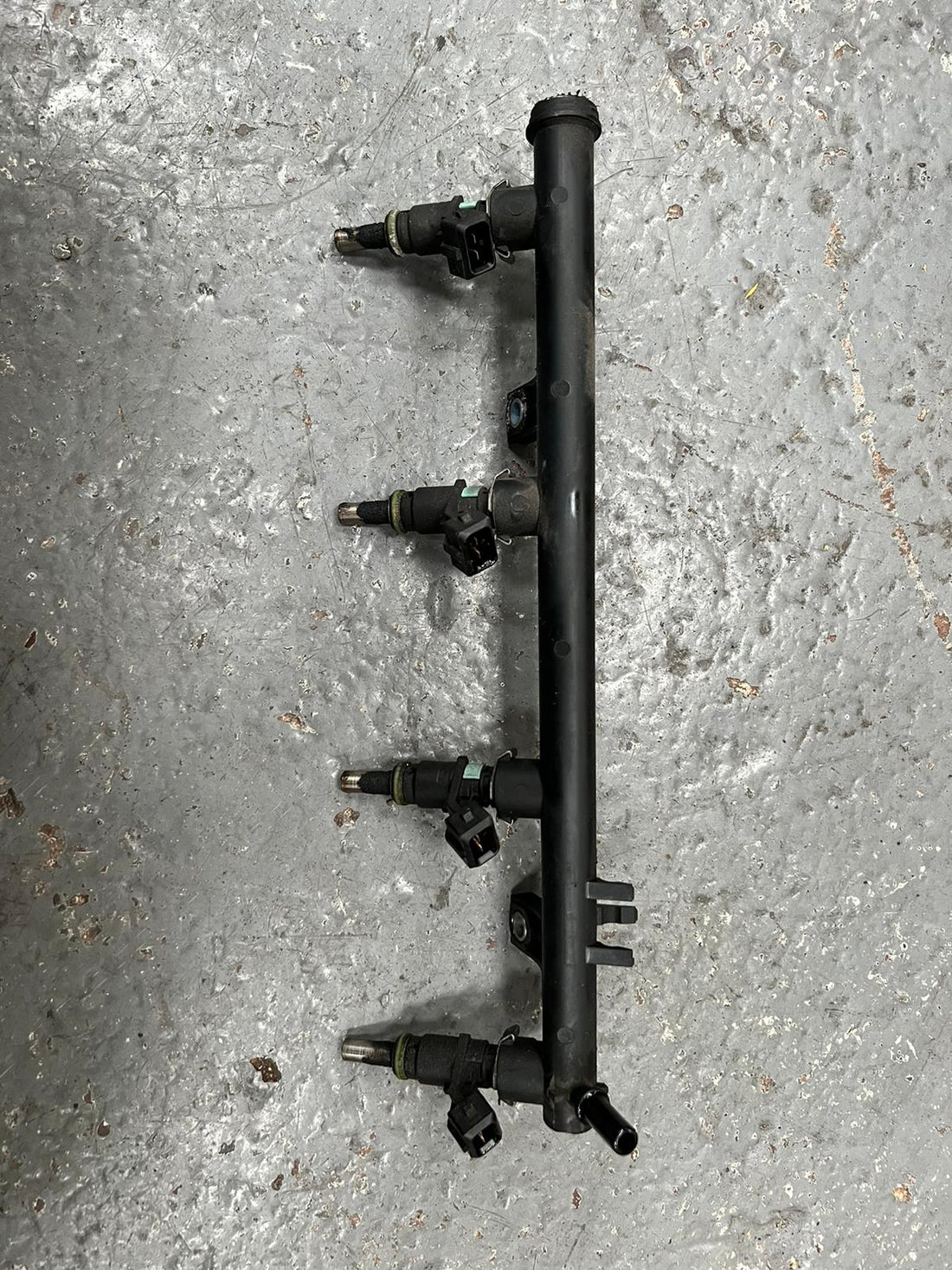 Genuine Renault Clio 3RS Fuel Rail & Injectors *USED*