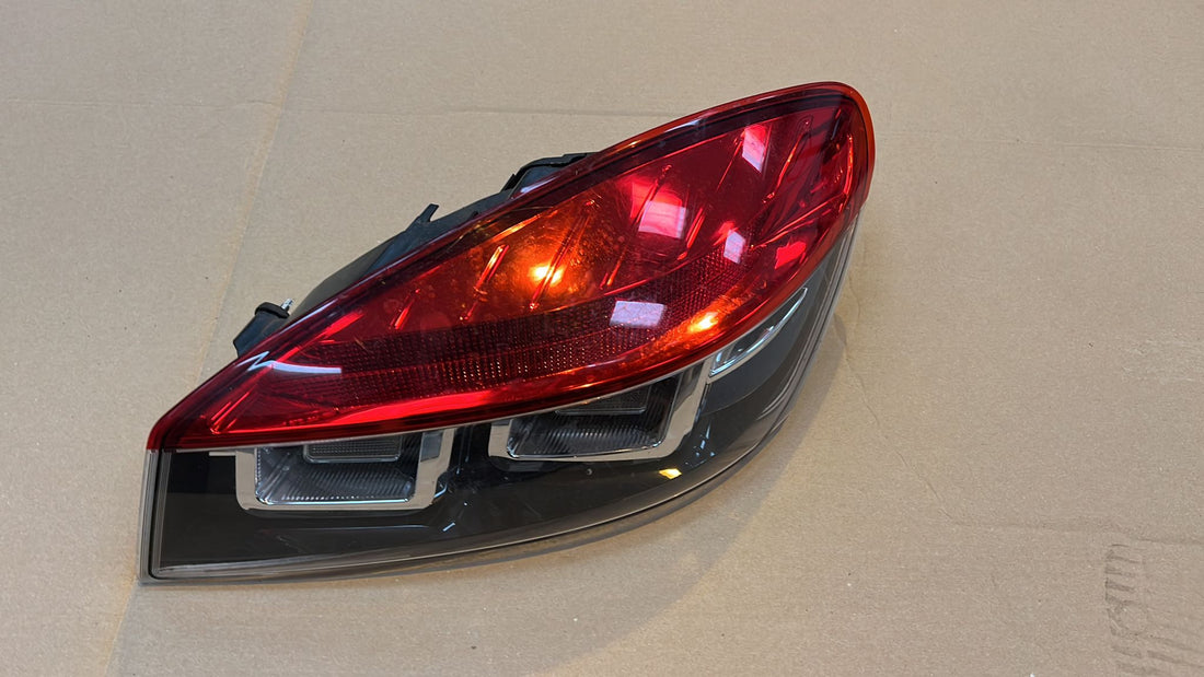 Genuine Renault Megane 3 coupe driver rear light *USED*