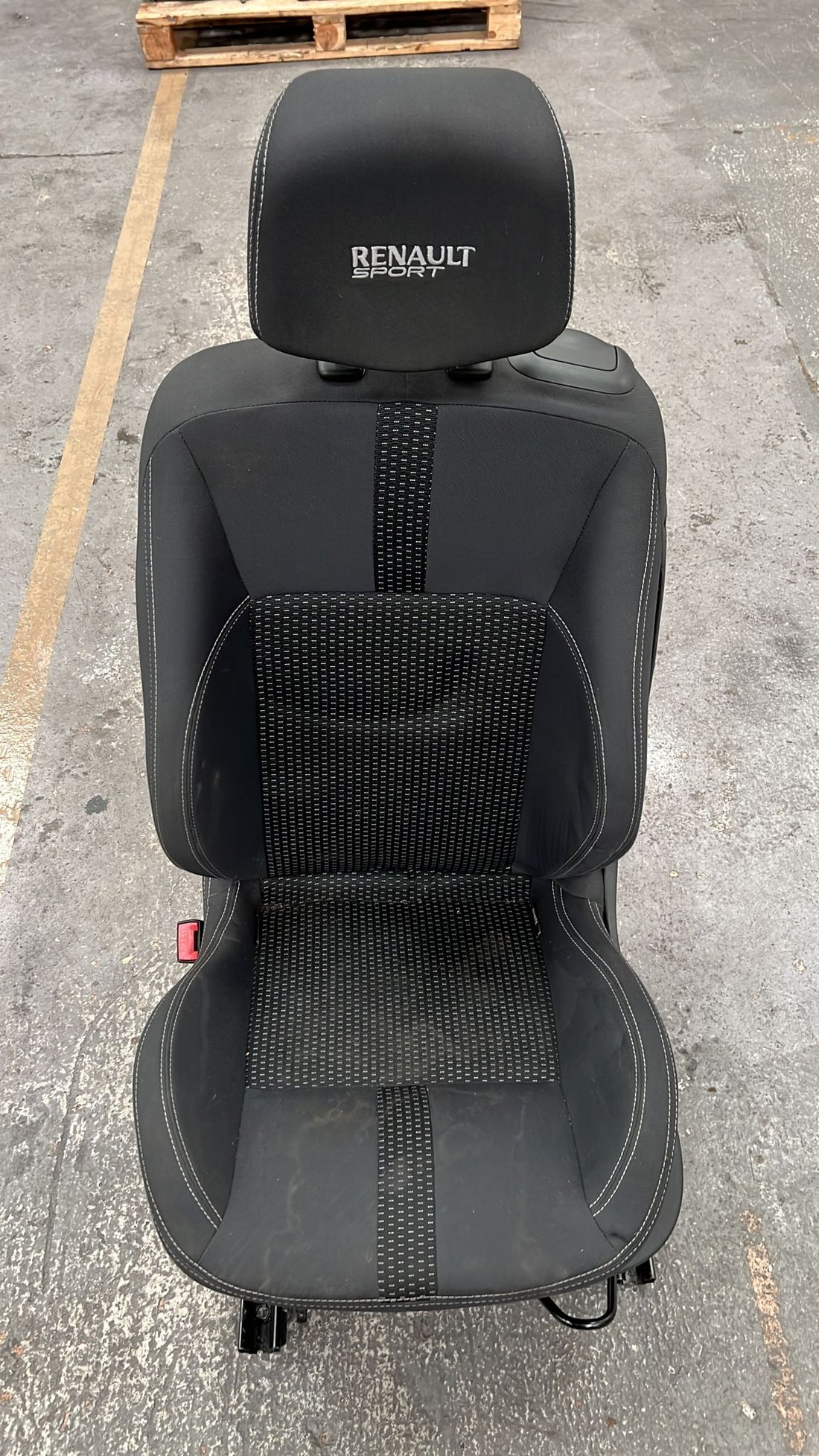 Genuine Renault Clio 3RS Passenger Seat *USED*