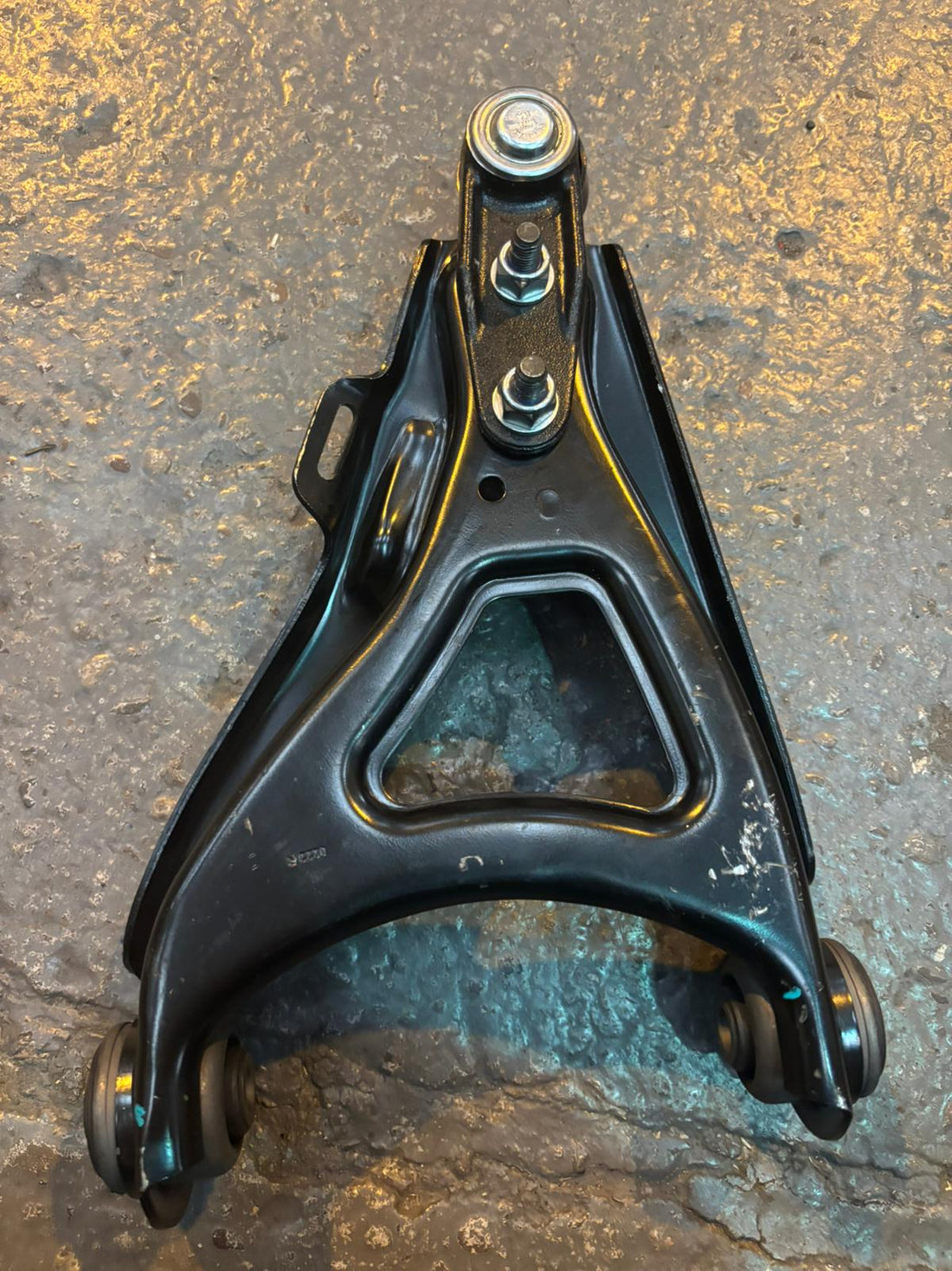 OE Spec Heavy Duty Clio 2 Lower arm Offside RH - USED