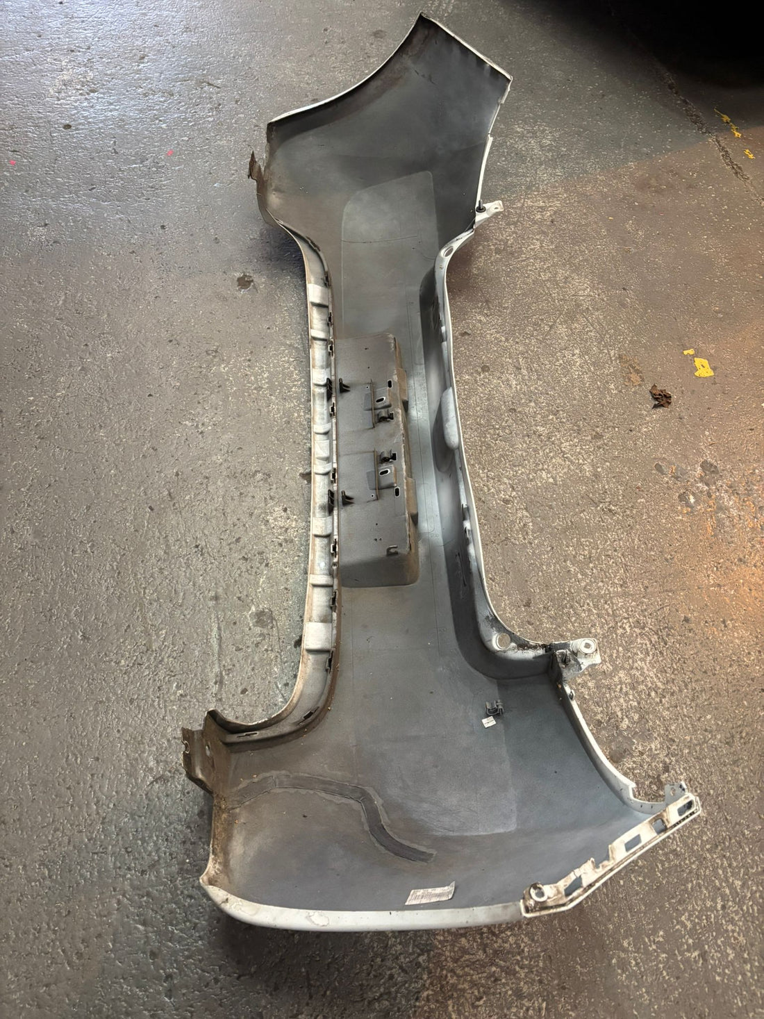 Genuine Clio 3 Rear Bumper (white)- USED