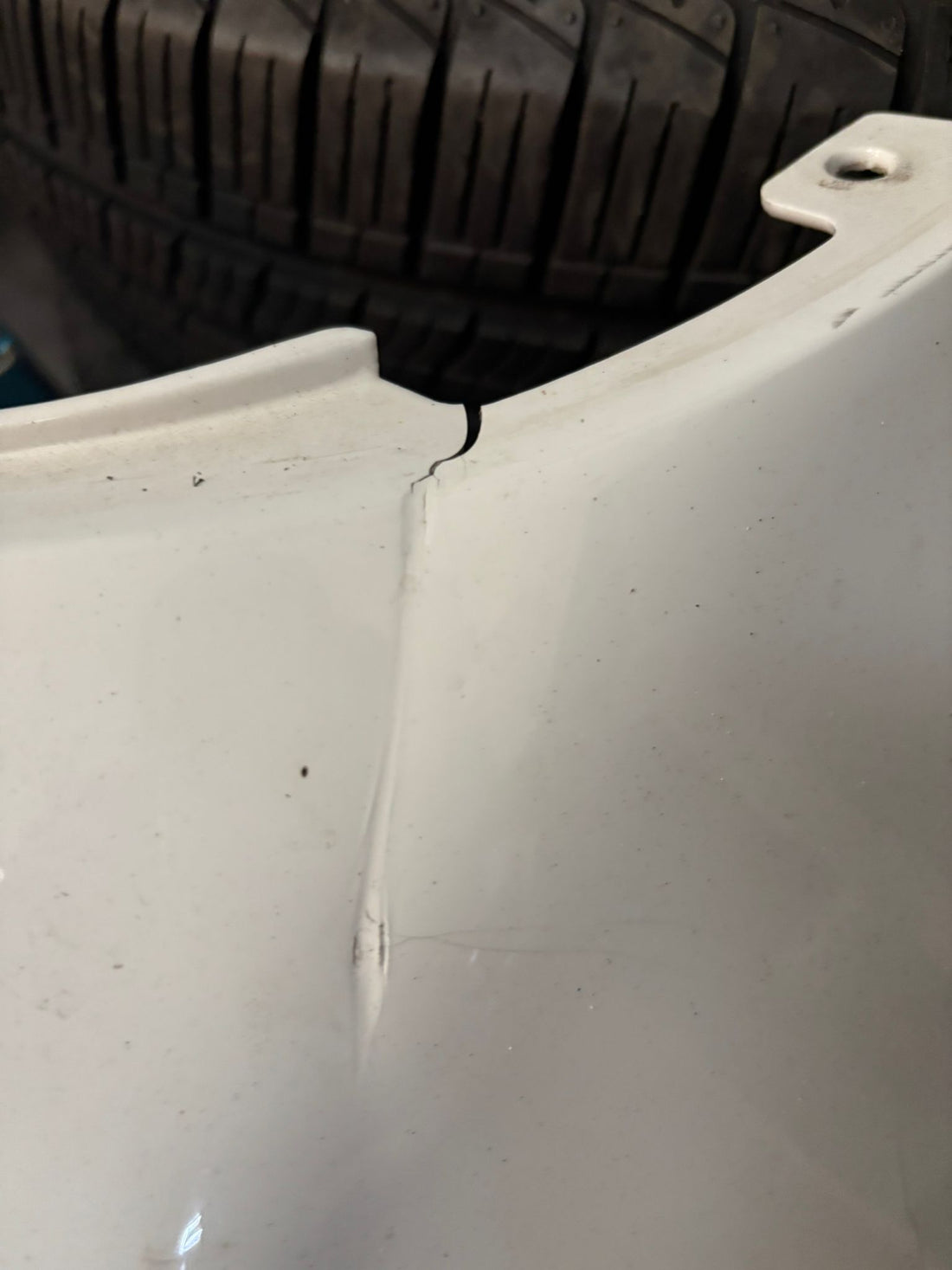 Genuine Clio 3 Rear Bumper (white)- USED