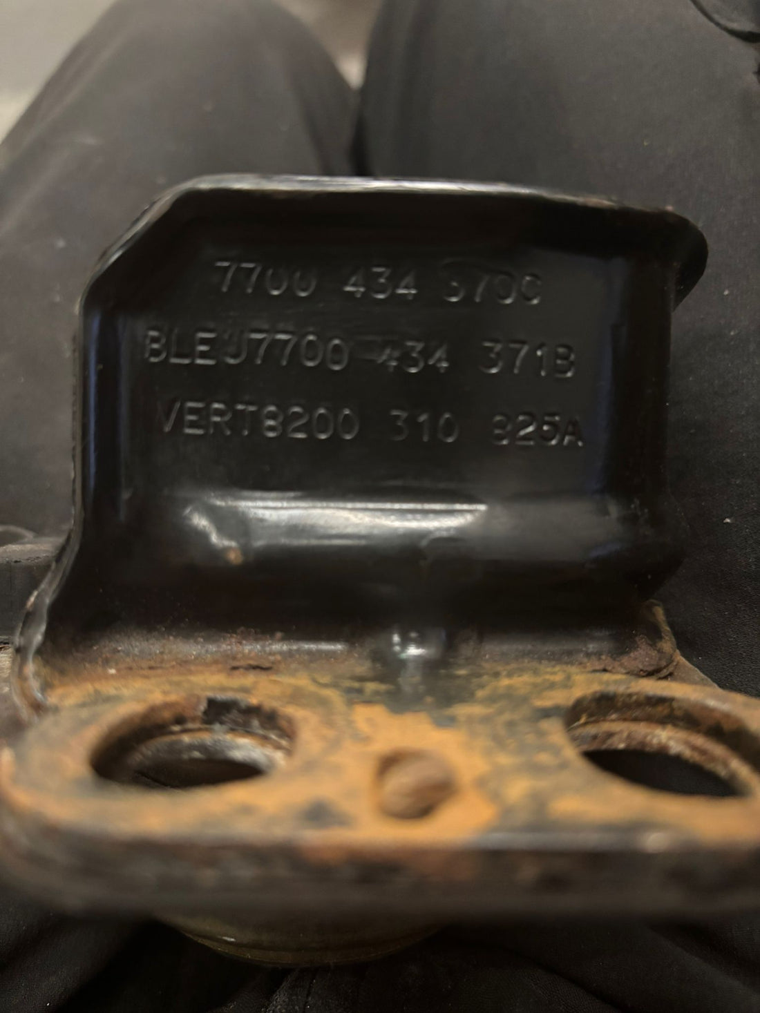 ENGINE MOUNT RENAULT CLIO II RS 172 PH2-USED