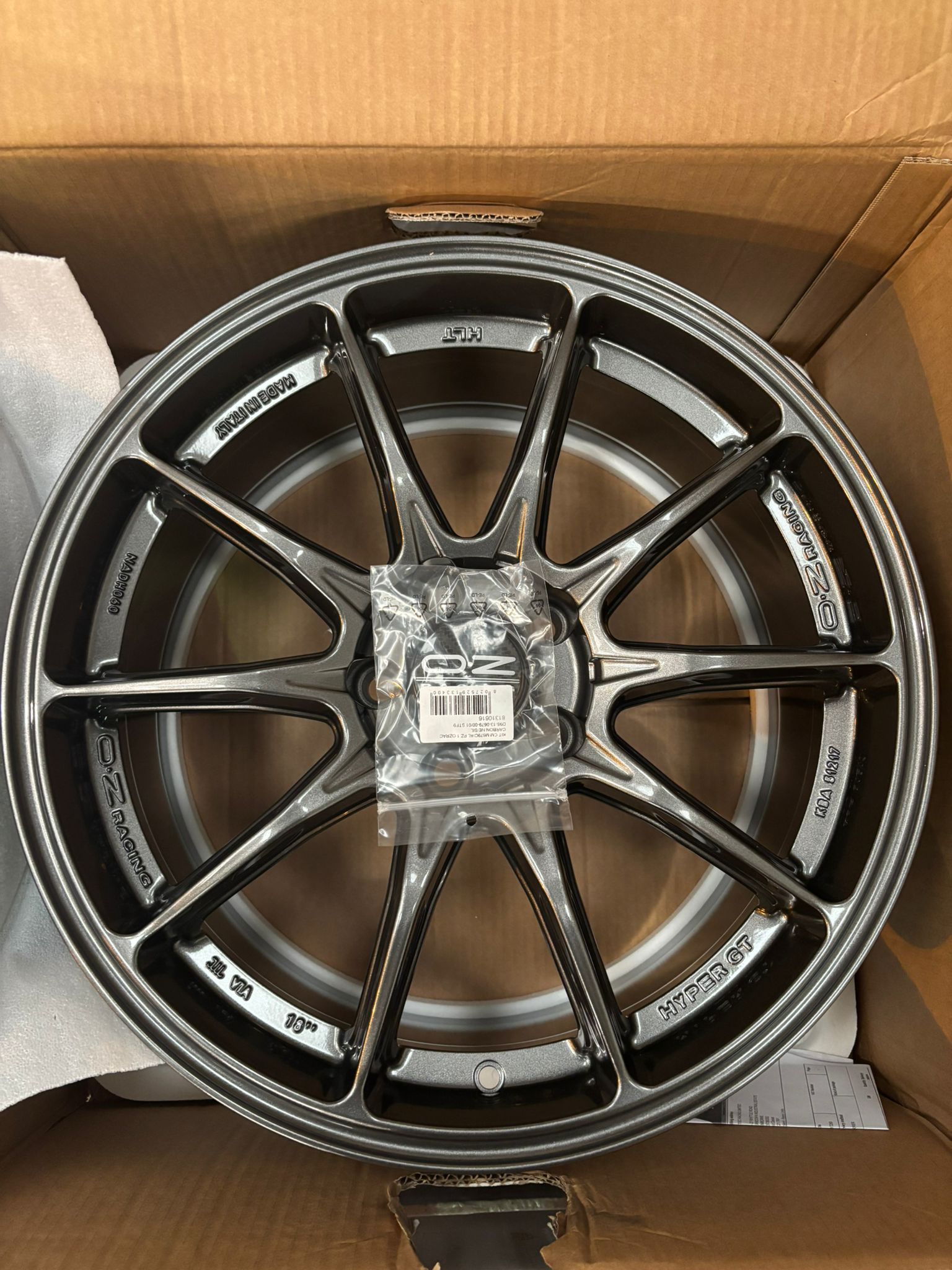 OZ RACING HYPER GT HLT STAR GRAPHITE ALLOY WHEEL 18X8 ET40 5X110-CLEAR