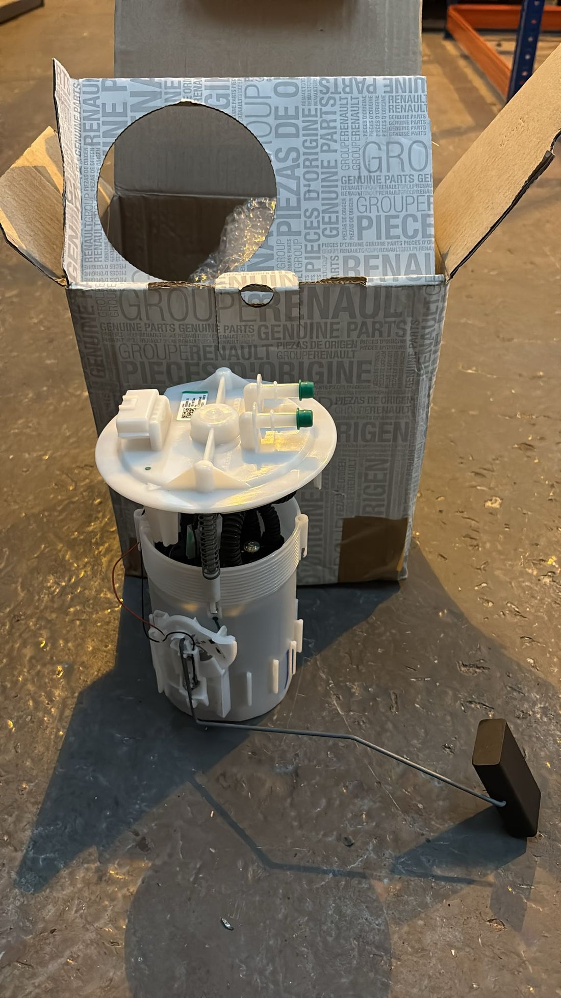 Genuine Renault Fuel Pump Module-CLEARANCE